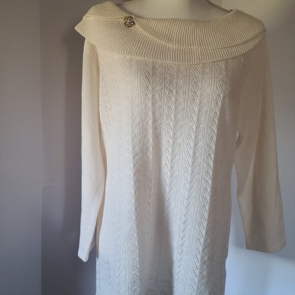Briggs New York Sweaters - BRIGGS NEW YORK WOMENS SWEATER (L) METALLIC THREAD DOUBLE COLLAR WITH BROOCH
